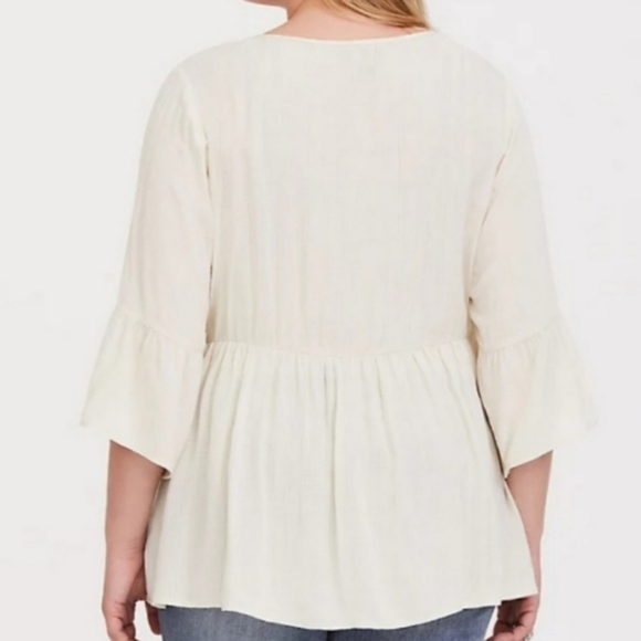 TORRID Ivory Flare Bell Sleeve Pleated Embroidered Top 1 (1X) - Picture 2 of 8